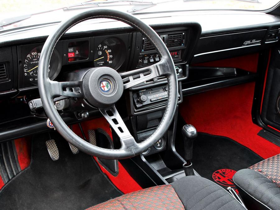 Торпедо Alfa Romeo Alfasud Ti Quadrifoglio Verde (901) 1982 года  (фото 3 из 8)